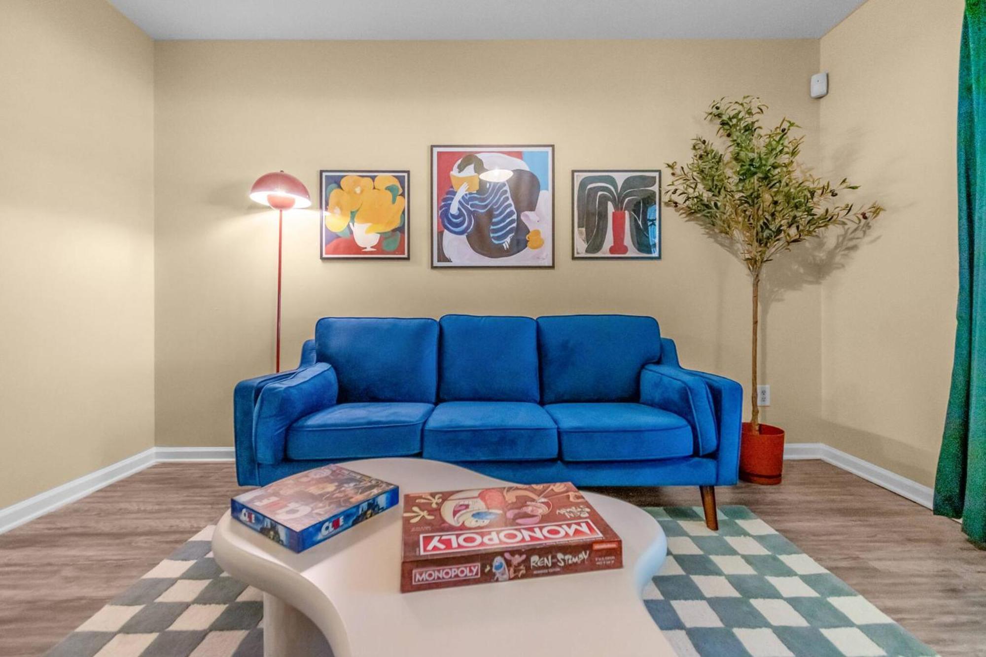4br Minutes To Uptown | Pet Friendly *