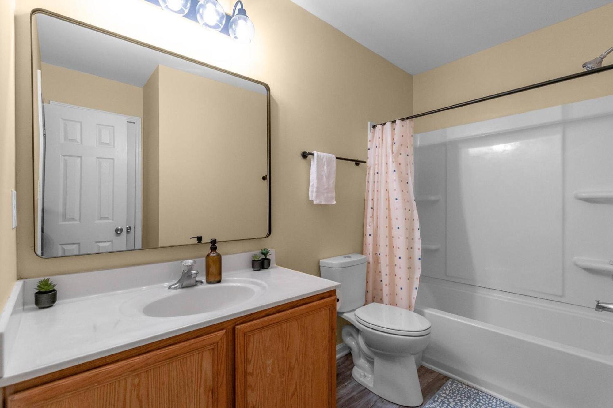 Holiday home 4br Minutes To Uptown | Pet Friendly *