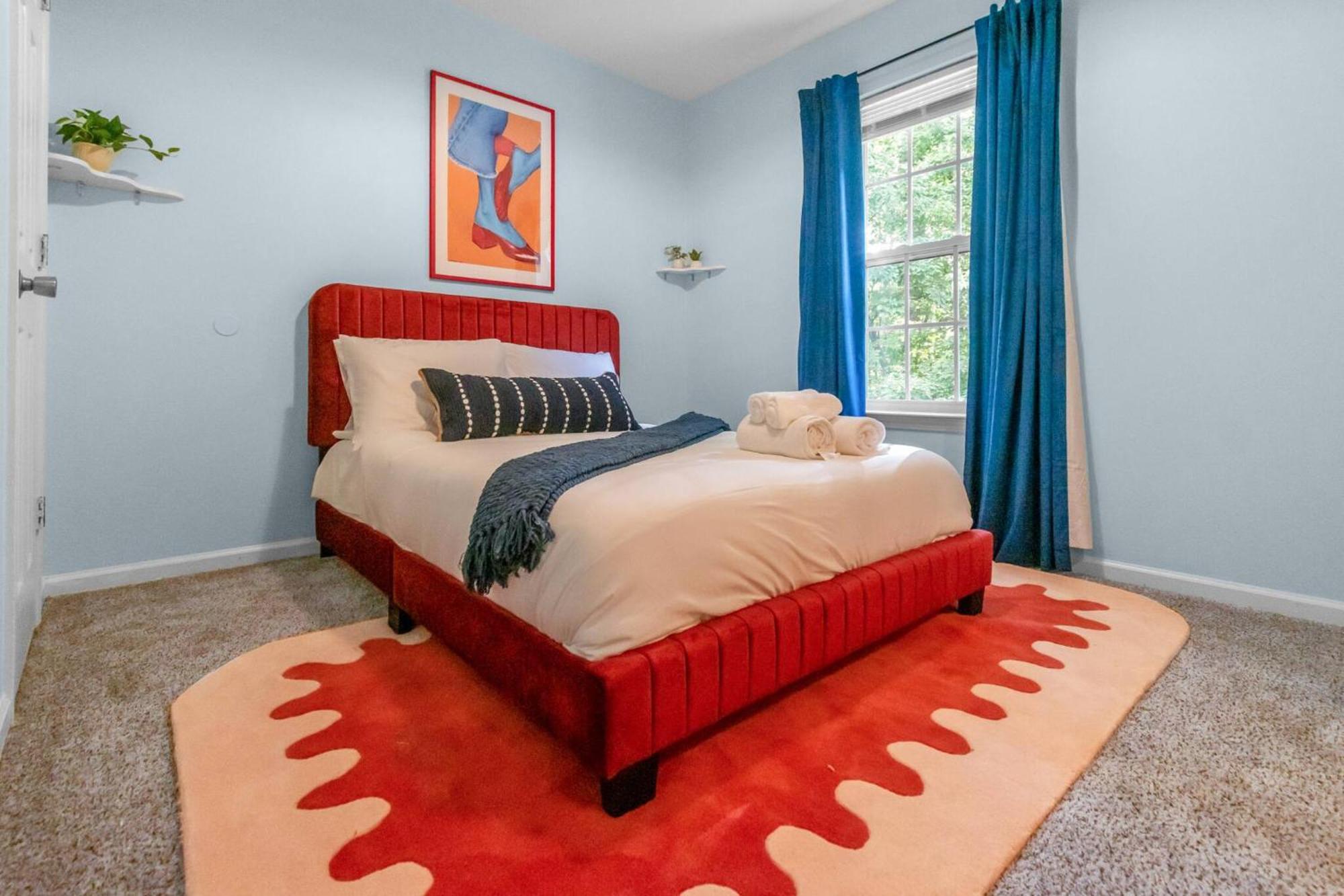 4br Minutes To Uptown | Pet Friendly *